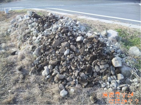 20111221 石拾い.jpg